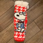 NWT Snoopy Peanuts No Slip Cozy Fuzzy Soft Warm Sherpa Winter Socks. Photo 89