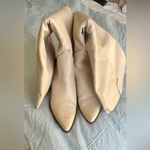 Elegant Cream Knee Photo 5