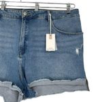 Good American Good Curve Raw Hem Denim Shorts size 24 Plus NWT Pockets Photo 3