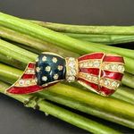 Vintage CAROLEE Stars & Stripes Bow Enameled Pave Rhinestones Patriotic Flag Pin Blue Photo 1