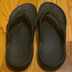 Crocs Unisex Black Classic Flip-Flops Sandals Womens Size 8 Mens Size 6 Photo 1