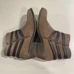 White Mountain  Jitter Taupe Ankle Bootie Women 9.5M Suede Leather Zip Buckle Photo 8