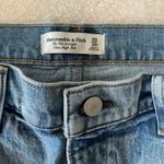 Abercrombie & Fitch NWT Distressed Ultra High Rise 90’s Straight Leg Denim Jeans Photo 3