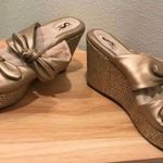 Softwalk Wedged Heel Gold Bow Shoes - Size: 9 NWOT Photo 2