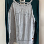 Peace Love World  green thankful shirt size M/L‎ Photo 0