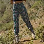 Free People MOVEMENT THE WAY HOME Lightweight High Waisted Printed JOGGERS Sz M Photo 1