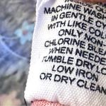 FOR THE REPUBLIC short-sleeved t-shirt with an all-over floral print. The shirt features Photo 8