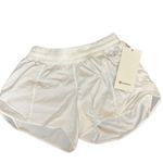 Lululemon  Women's Hotty Hot LR Short 4" *Lined Size 6 White New w/tag Photo 0