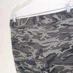 Columbia Omni-Shield Advanced Repellency Camo Themed Cropped Bottoms - Size 10 Photo 6