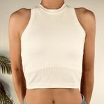 Pro-Fit NWT - Seamless Crop Tank Top. Photo 0