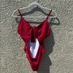 Chic Red One Photo 6