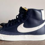 Nike  Blazer Mid '77 Women's Shoe Size 9 #B1849 Photo 2