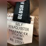 Stylish Women's Tan Cargo Pants Size XL Photo 1