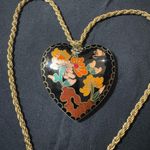 VINTAGE CLOISENNÉ HEART PENDANT BIG!!! ON GOLD TONE CHAIN. Excellent condition Black Photo 2
