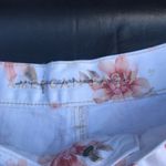 American Eagle  Womens Shorts Floral Size 4 Photo 4