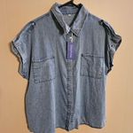 Button Up Short Sleeve Light Wash Denim Shirt Blue Size L Photo 0