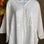 Doe & Rae ✅3/$30✅NWT  White Oversized Embroidered Cotton Swimsuit Cover-Up MED Photo 2