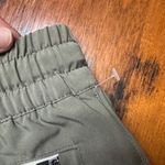 Vuori  Clementine Short 2.0 NWOT SzS Light Oregano Photo 8