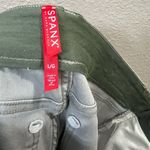 Spanx Women's Camo Utility Shorts Gray Size Large High Rise Pull On Photo 5