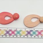 Lot of 2 Vintage 80s 90s Wooden Tear Drop Earrings Light Pink and Coral Photo 4