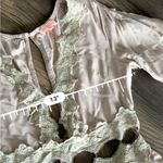 Solaris style dusty pink cutout lace romper Photo 2