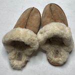 UGG  SCUFFETTE II SLIPPERS SAND SIZE 8 USED CONDITION Photo 9