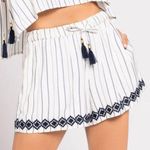 l*space Bonnie White Striped Embroidered Shorts Medium NWT Photo 0
