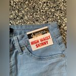 D. Jeans NWT  LIGHT WASH SKINNY JEANS Photo 2