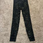 Spanx  SEAMLESS camo legging‎ large Photo 6