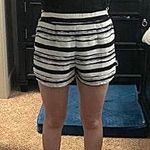 Glamorous black & white striped patterned shorts Photo 0