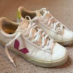 VEJA Sneakers Photo 0