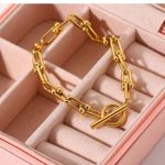 Boutique U-Shaped Link Bracelet Photo 2