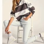 Levi's Levi’s Wedgie Icon Fit Denim in Faint Hearted- Size 29 Photo 1