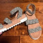 Catherine Malandrino  Platform Sandals Size 9. Photo 2