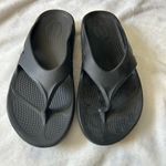 Oofos Original Black Women’s Size M8 Photo 0