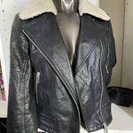 Women's Black Faux Leather Jacket M Quilted Sleeves Sherpa Collar Size M Photo 2