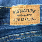 Levi's Signature Levi Strauss High Rise Straight Jeans Women’s Size 16 W33 Blue Denim Photo 6