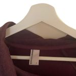 Mondetta  Turtle neck wool blend snap adjustable maroon small key hole sleeve Photo 6