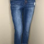 Dollhouse Skinny Capri Photo 3