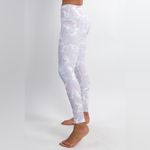 SAVVI Women’s Opal Legging in Opal Sky Sz L White Size L Photo 4