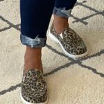 Mad love  Summer leopard print comfort walking shoe size 6 brown Photo 0