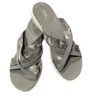 Clarks  Mira Isle Womens Sandal cloudsteppers Camo slip on Gray Criss-Cross Sz 10 Photo 2