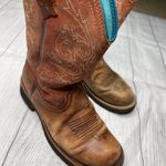 Ariat  Delilah Round Toe Western Boot Distressed Brown Leather 10012810 US 6.5 B Photo 2