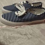 Cushion walk by Avon size 10 striped fashion sneakers Blue Photo 7