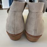 DV by Dolce Vit Dolce Vita Women's Light Taupe Stitched Ankle Booties Size 8.5 Photo 3