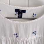 Gap Blue Embroidery Flutter Sleeve Scallop Edge Blouse Top Sz Medium + Earrings Photo 4