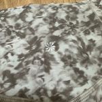 Athleta | Women's Gray Floral Print Salutation Stash 7/8 Tight Leggings, Size S Photo 7