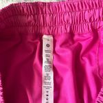 Lululemon  Hotty Hot Low-Rise Short 2.5" Photo 5