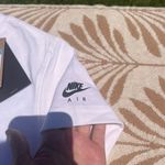 Nike NWT T-SHIRT Photo 3