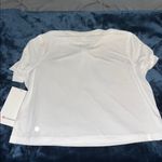 Lululemon  Ultralight Waist Length T Shirt Size 6 White Photo 3